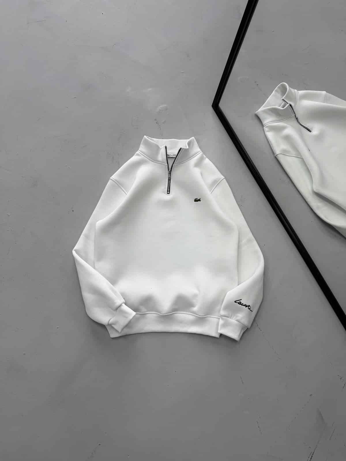 WhatsApp Image 2026-09-11 at 18.30.56 BYN Yarım Fermuarlı Göğüs Baskılı Sweatshirt – Beyaz - Görsel 1
