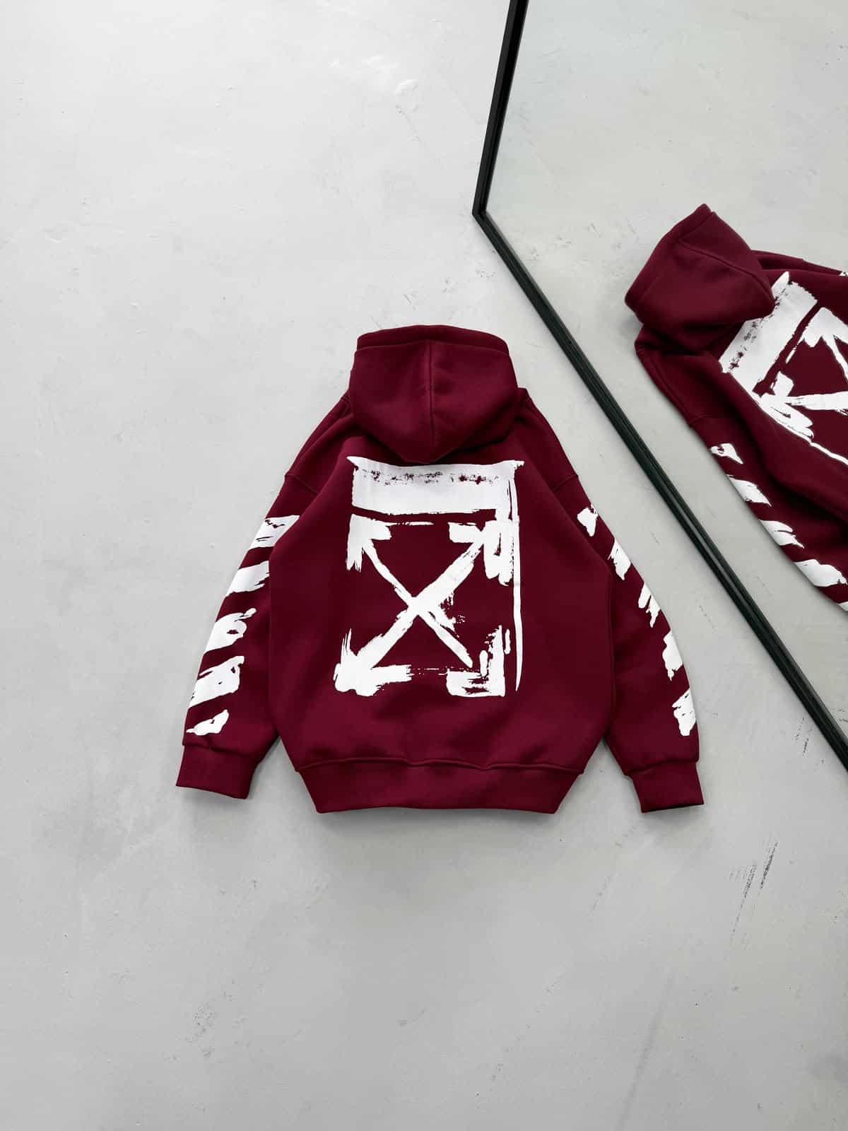 WhatsApp Image 2026-09-15 at 18.45.58 (2) OFF&W Göğüs-Sırt Baskılı Kapüşonlu Sweatshirt – Bordo - Görsel 1
