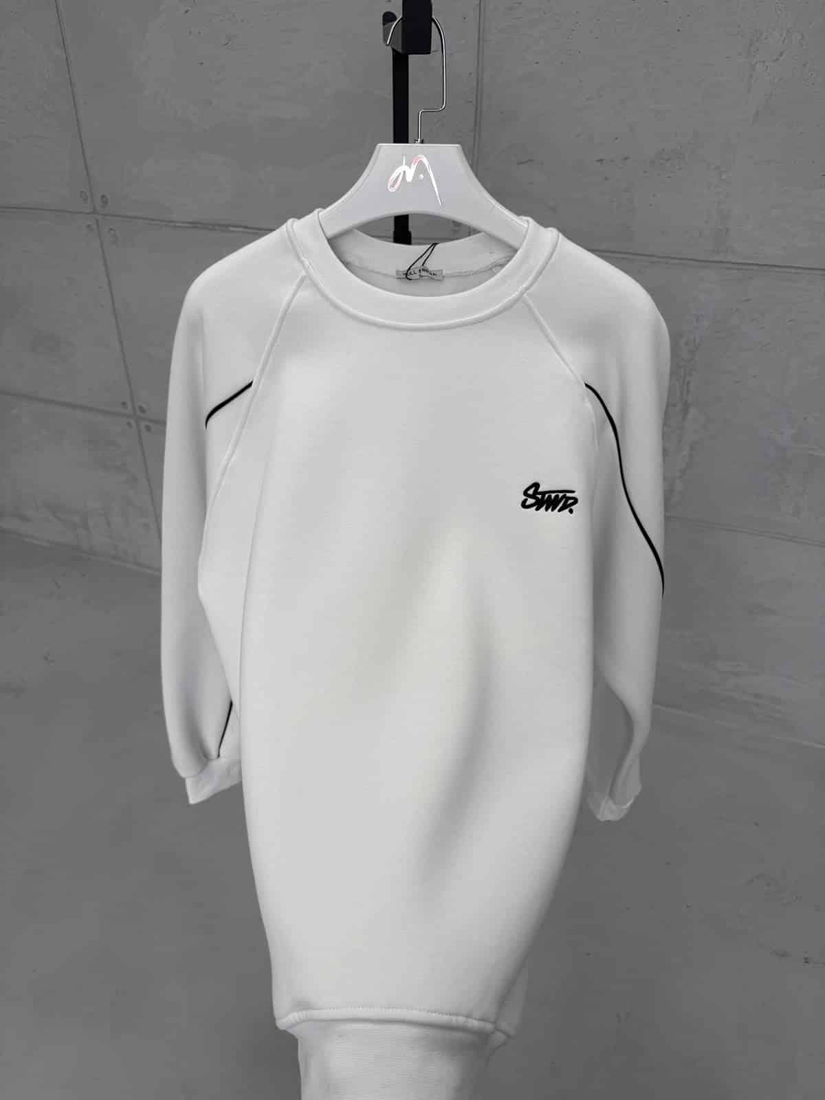 WhatsApp Image 2026-09-20 at 12.08.27 (1) ST Nakış Detaylı Arabiyeli 3 İplik Sweatshirt – Beyaz - Görsel 1