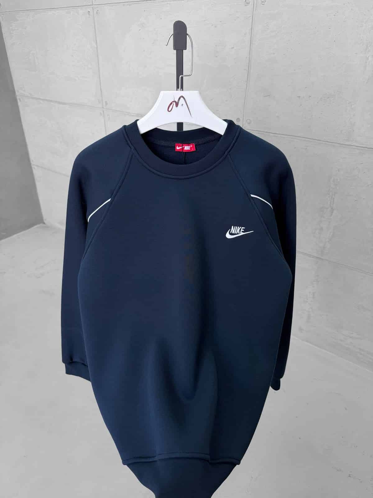 WhatsApp Image 2026-09-25 at 12.30.30 (1) NK Nakış Detaylı Arabiyeli 3 İplik Sweatshirt – Lacivert - Görsel 1