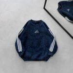 AD Gögüs Baskılı Şerit Detaylı Arabiyeli Yıkamalı 3 İplik Sweatshirt –  Lacivert