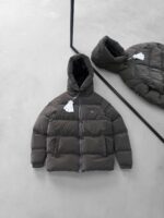 CK Arma Detaylı Nova Kumaş Kapüşonlu Şişme Mont – Füme